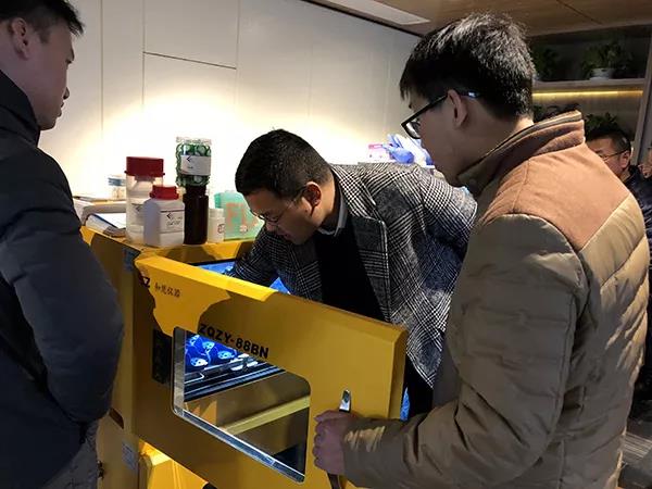 不畏風(fēng)雪，我與你并肩同行